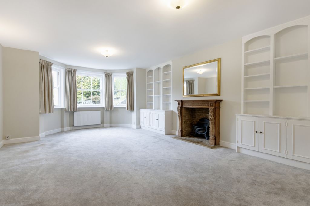 Property photo 2 of 19 Gallery