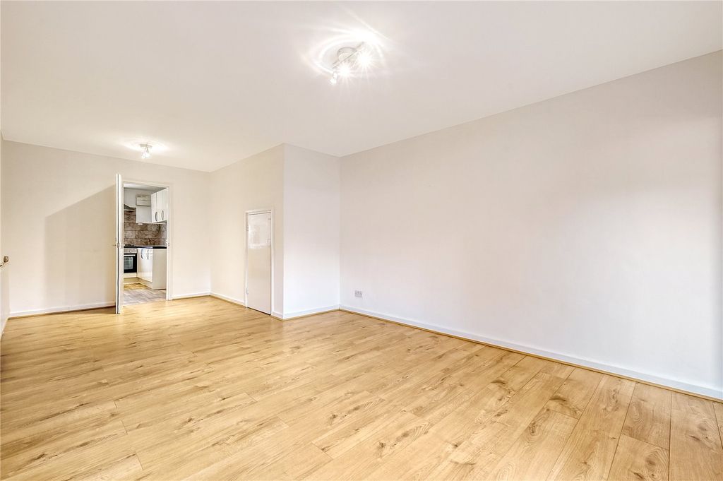 Property photo 2 of 19 Picture No. 05