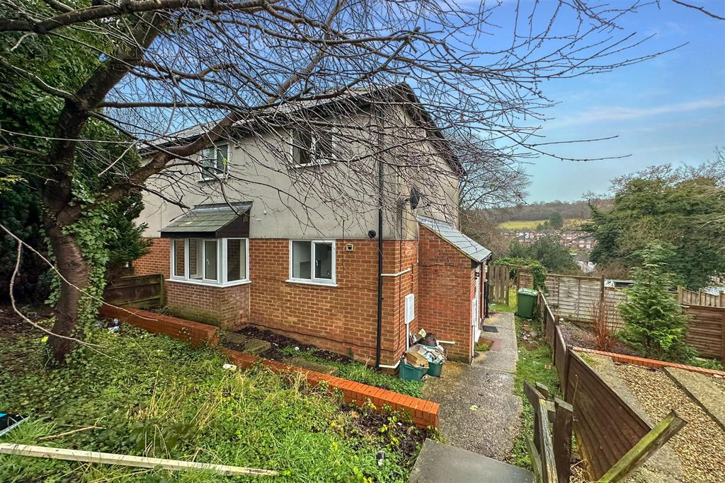 Property photo 1 of 8 Front Aspect