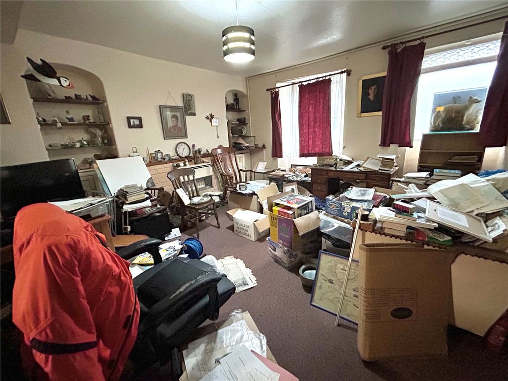 Property photo 2 of 18 Picture No. 16