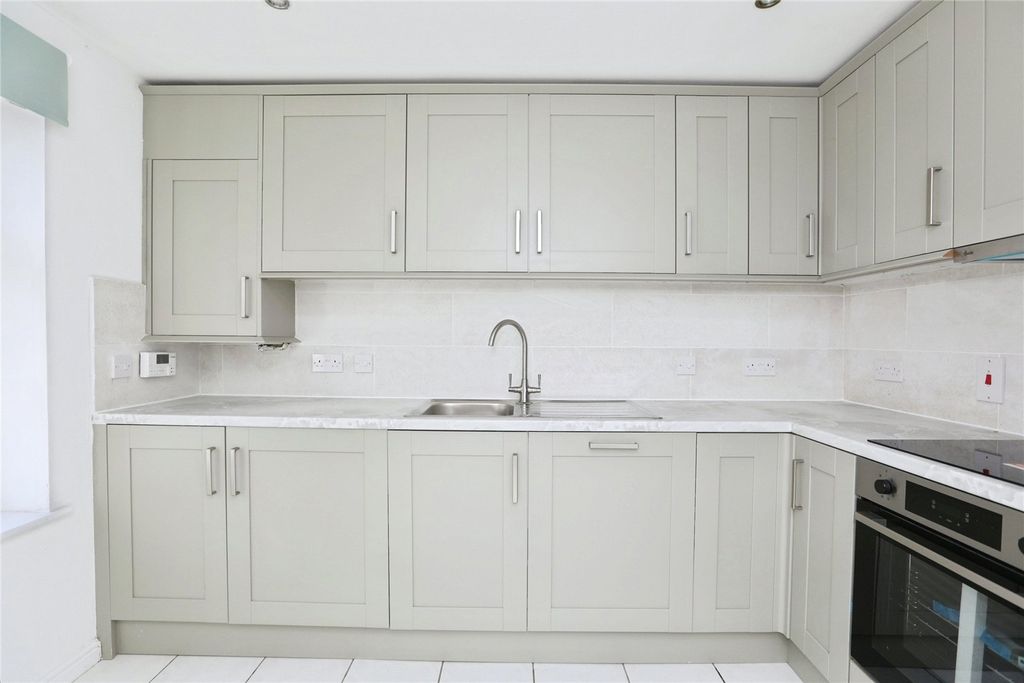 Property photo 3 of 23 Picture No. 05