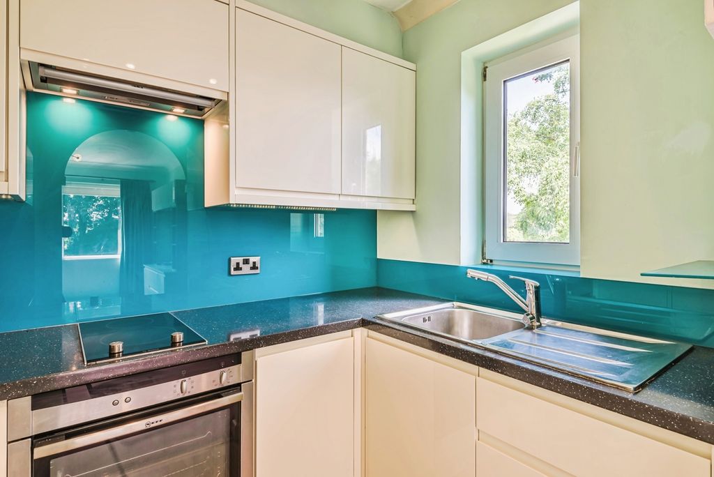 Property photo 2 of 21 Kitchen