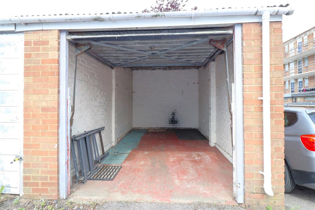 Property photo 2 of 3 Internal.Jpg