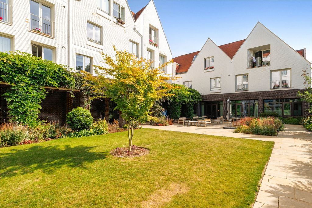 Additional image 11 of 1 bed flat for saleLeyton Road, Harpenden, Hertfordshire AL5