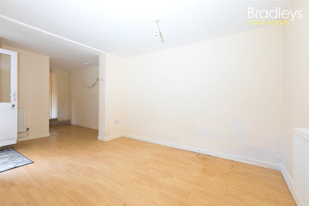 Property photo 3 of 16 Picture No. 09