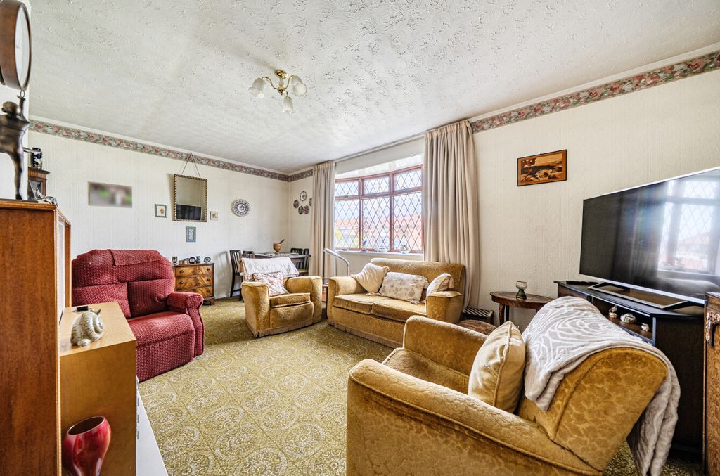 Property photo 2 of 15 1459108-17-6A02F37Eea57B