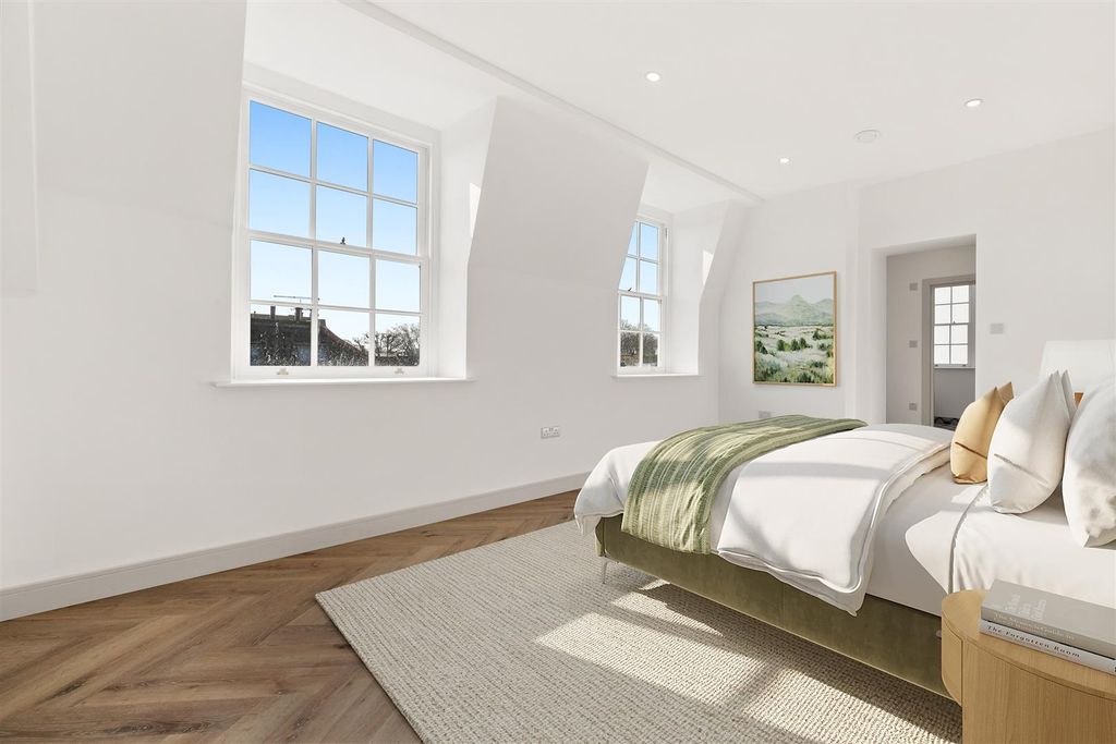 Property photo 3 of 5 Bedroom