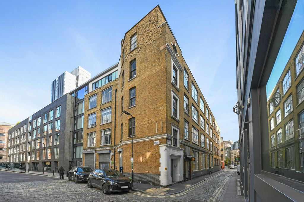 Property photo 1 of 9 Ol-Bc-20Pickwickhouse-29.Jpg