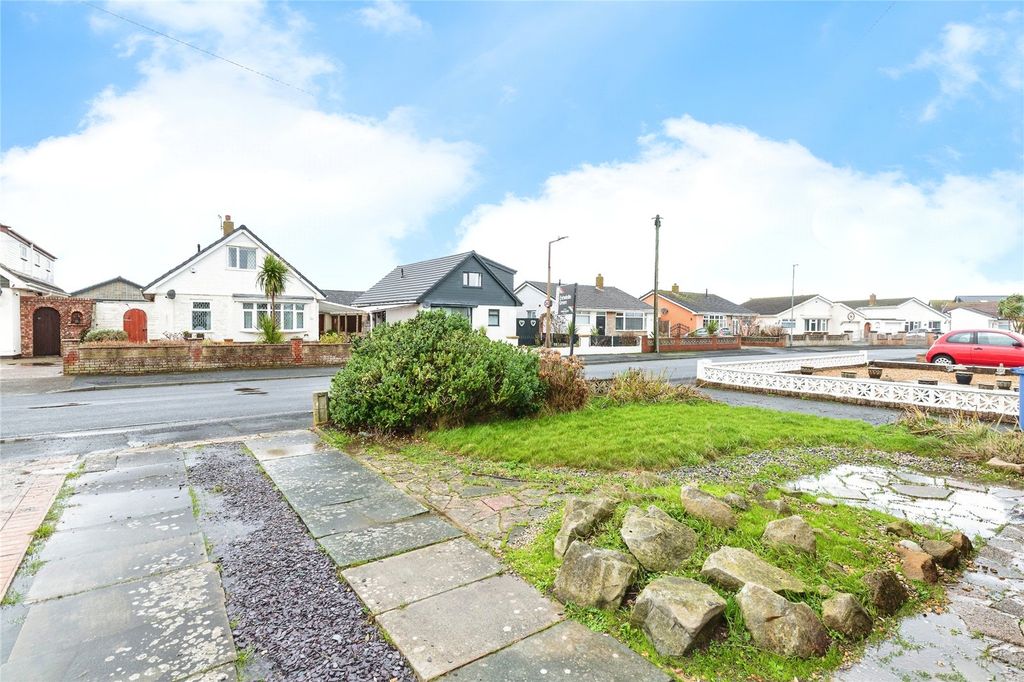 Property photo 2 of 23 Picture No. 15