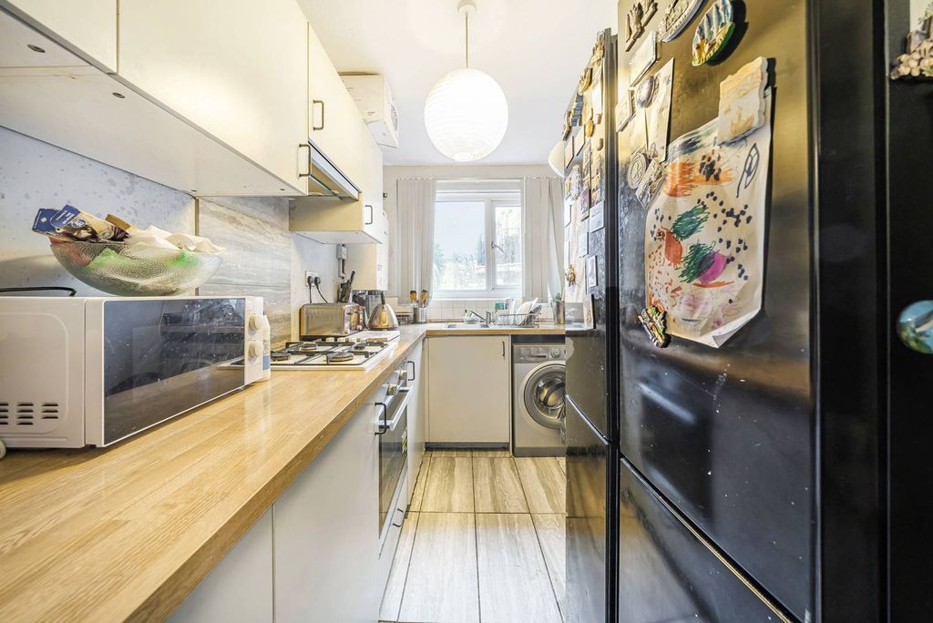 Property photo 3 of 8