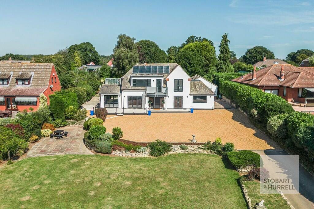 Property photo 1 of 32 Front Aerial