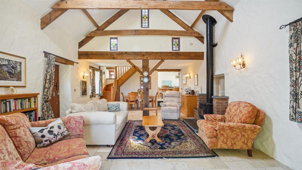 Property photo 2 of 70 54.Jpg