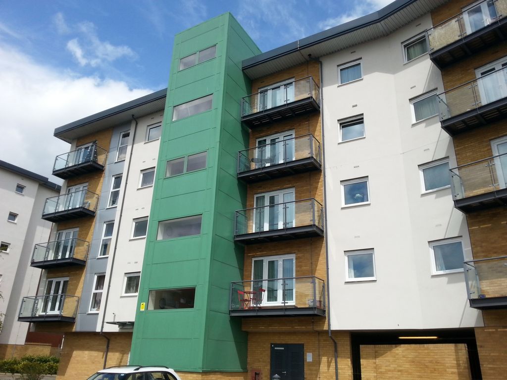 Property photo 1 of 8 Building