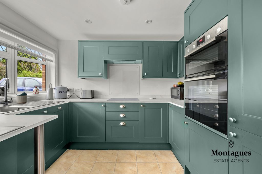 Property photo 3 of 23 Photo 6