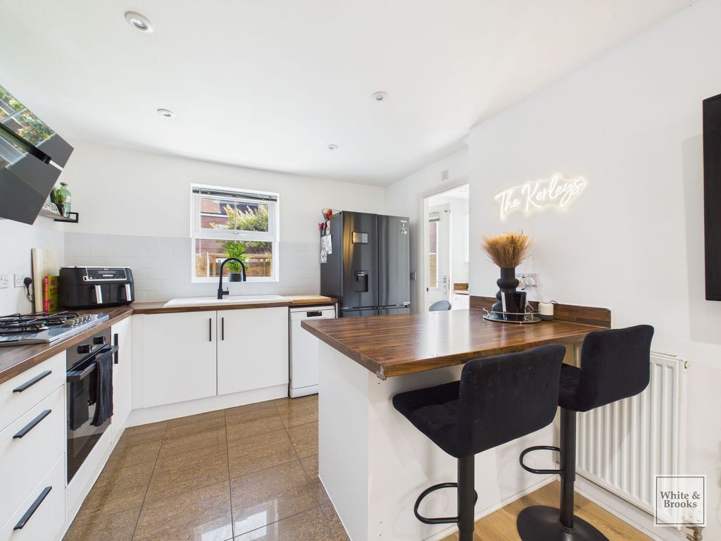 Property photo 3 of 24 Kitchen/Diner