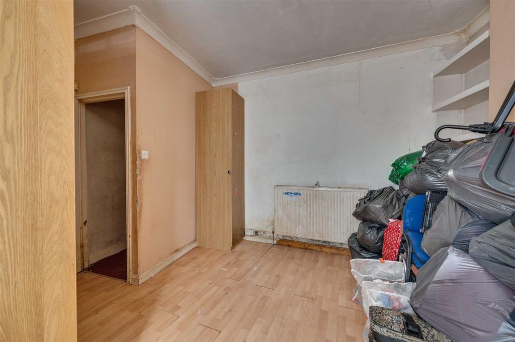 Property photo 3 of 11 Daniels_15 Glynfield Road (Gff & Garden), London,