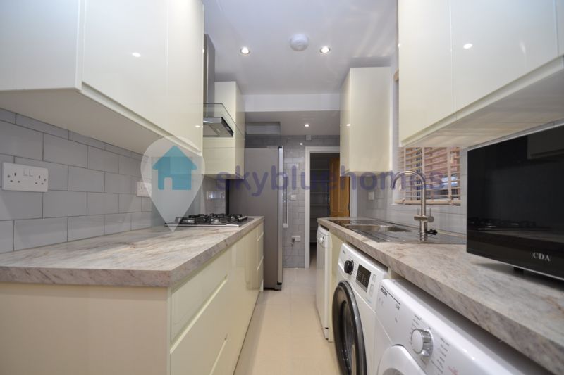 Property photo 1 of 8 Photo 12