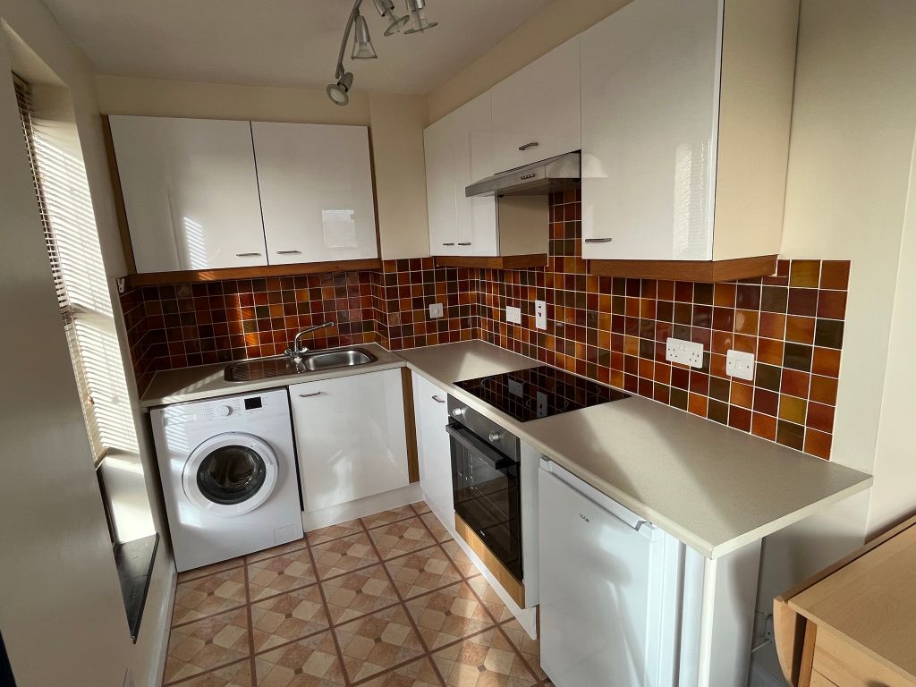 Property photo 2 of 6 Kitchen
