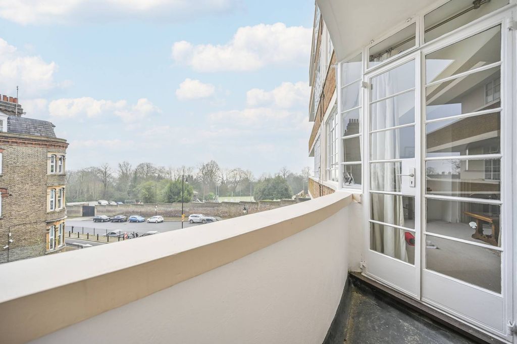 Property photo 3 of 15