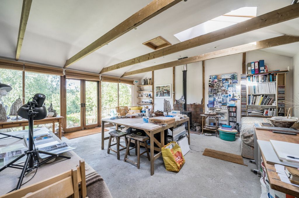 Property photo 2 of 21