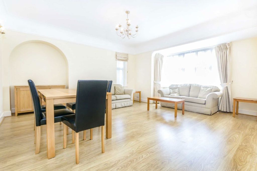 Property photo 2 of 7