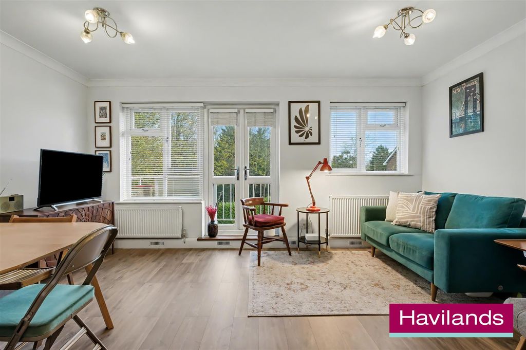 Property photo 2 of 11 Flat 25, Springbank N21 1Jh-2.Jpg