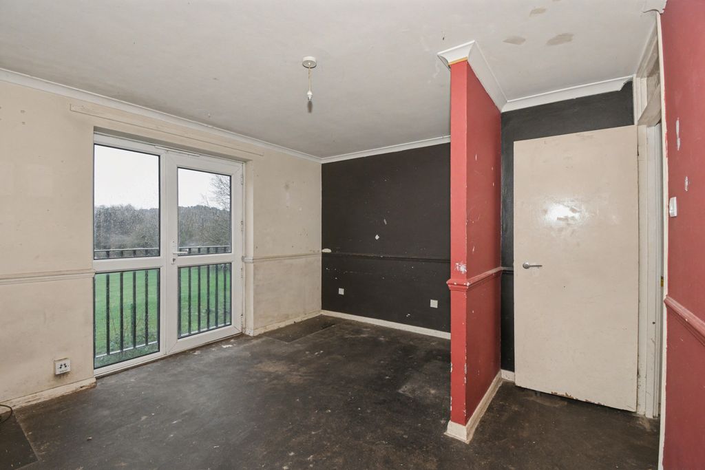 Property photo 2 of 15 Flat 41 Ladybank, Bracknell, Rg12 7Ha