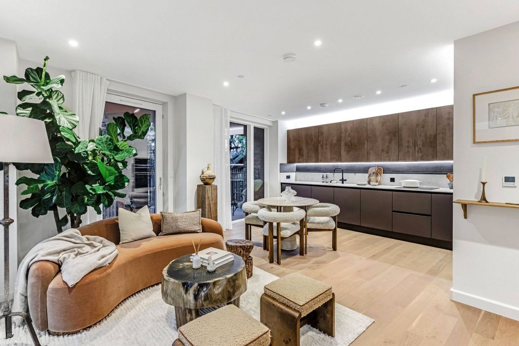 Property photo 2 of 9 Picture No. 18