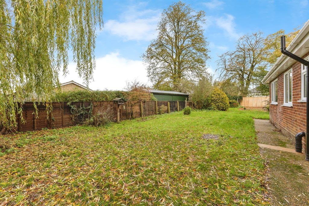 Property photo 2 of 27