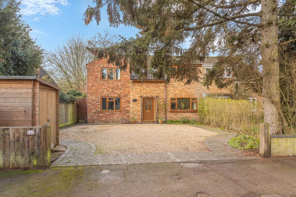 Property photo 2 of 38