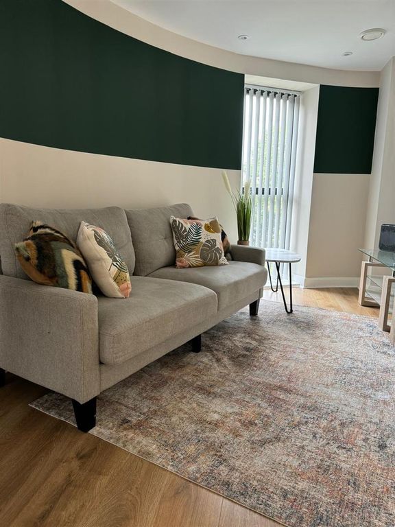 Property photo 3 of 7 CH76 7.Jpg