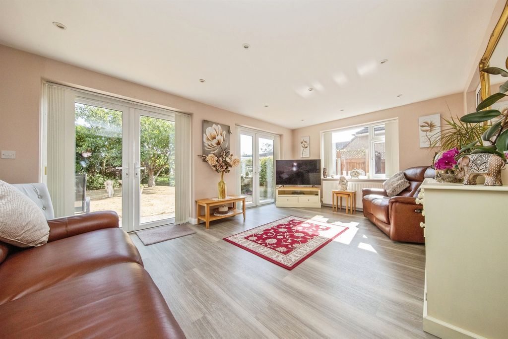 Property photo 2 of 16