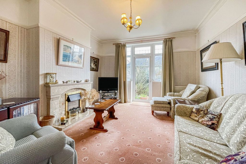 Property photo 2 of 19