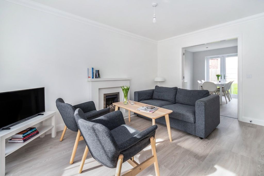Property photo 2 of 18 9 Westfield Drive2.Jpg