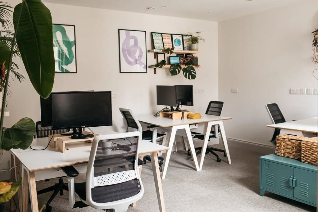 Property photo 3 of 10 Office