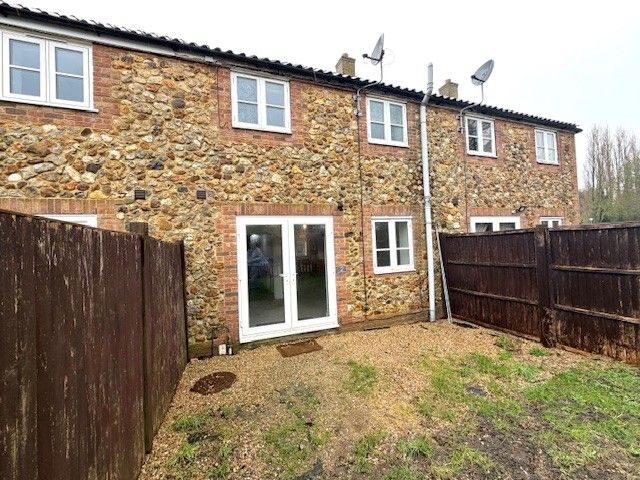 Property photo 1 of 8 Front