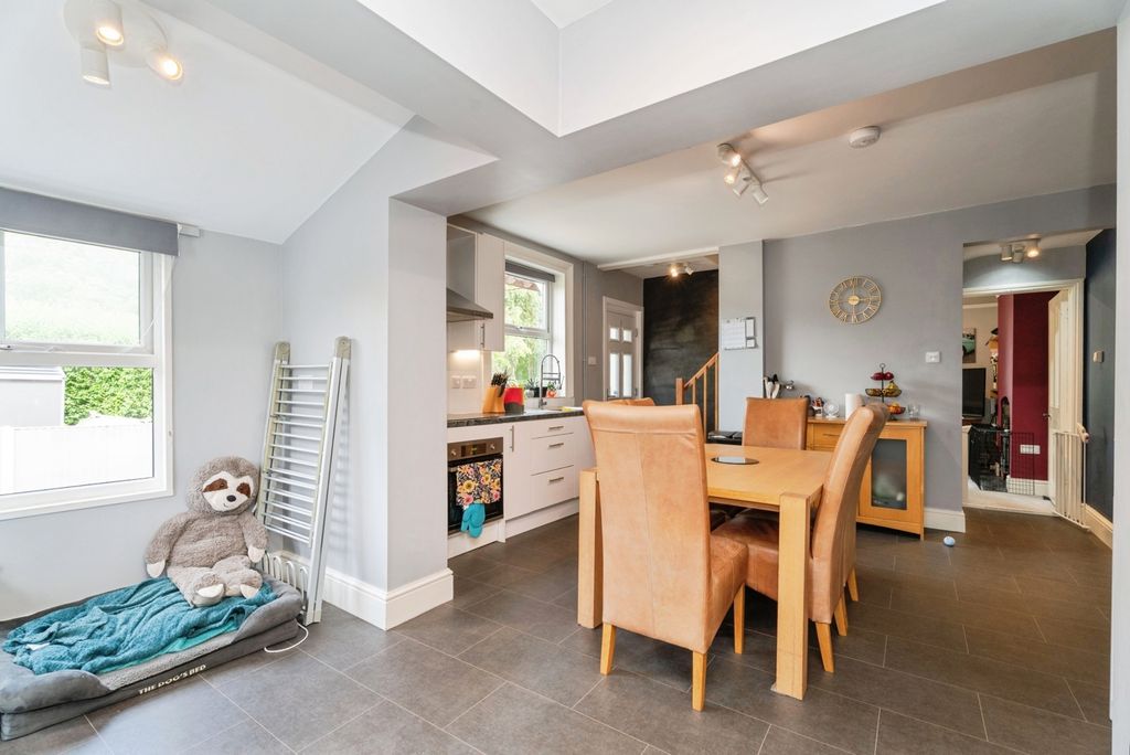 Property photo 3 of 17 Pbox-Img.Jpg