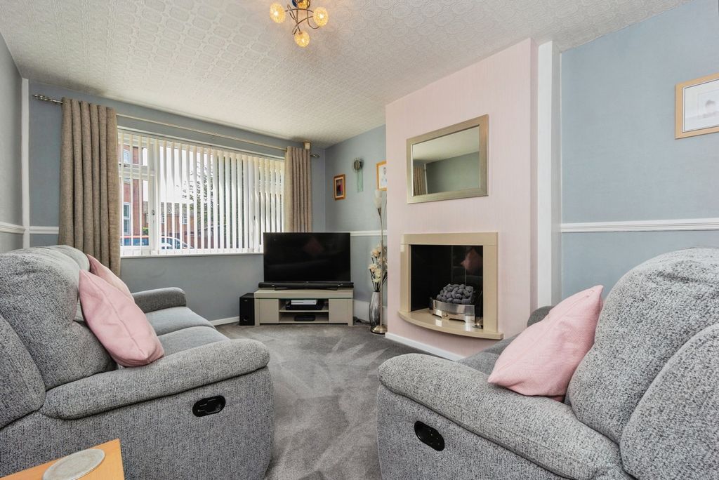 Property photo 2 of 17 Photo