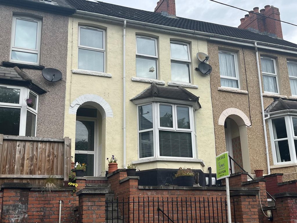 Property photo 2 of 23