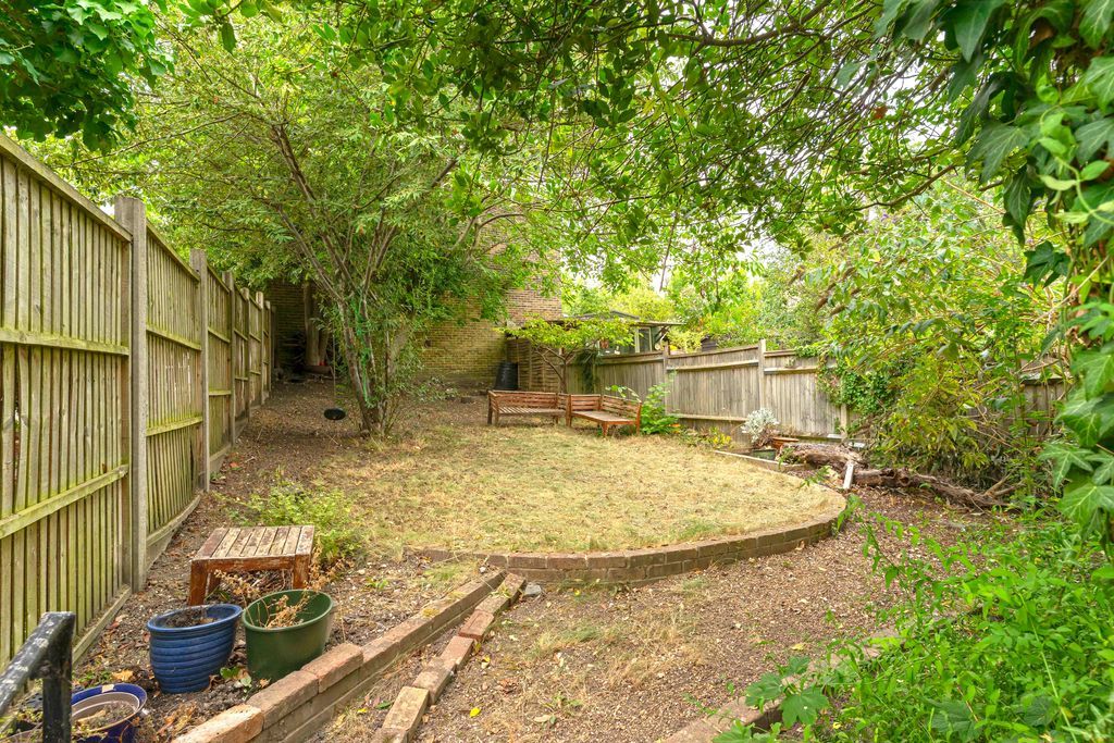 Property photo 2 of 16 Rear Garden