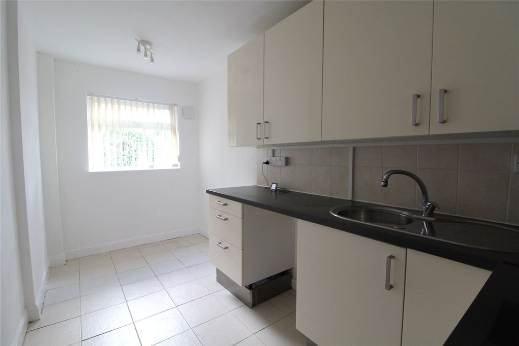 Property photo 2 of 12 Picture No. 10