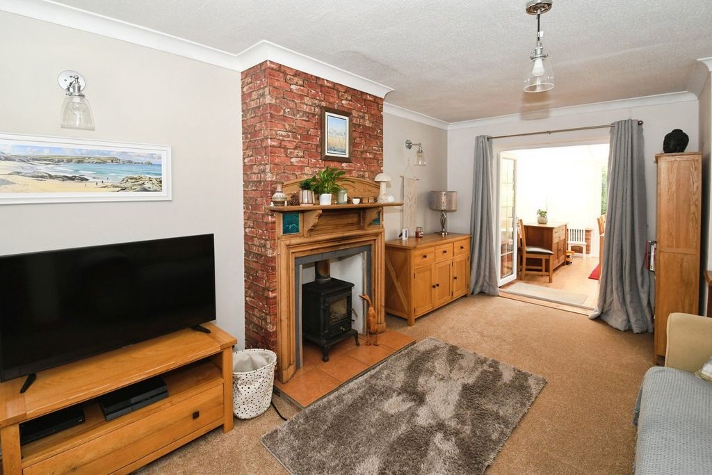 Property photo 2 of 21