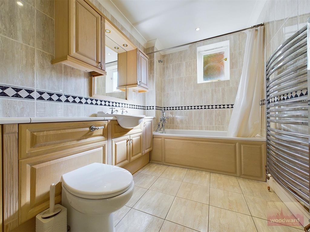 Property photo 3 of 27 Cam01320G0-Pr0240-Still029.Jpg