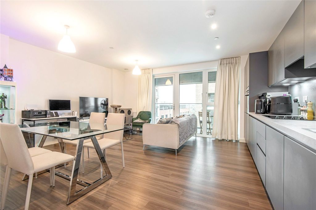 Property photo 2 of 12 Reception