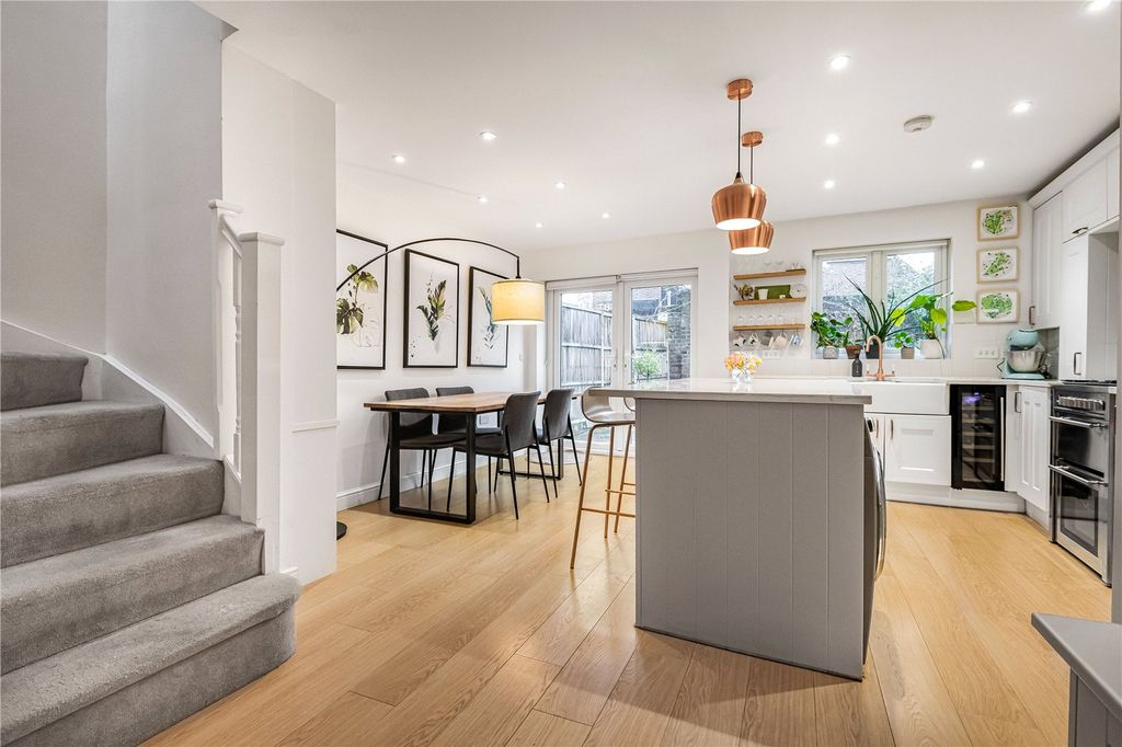 Property photo 1 of 22 Kitchen/Dining