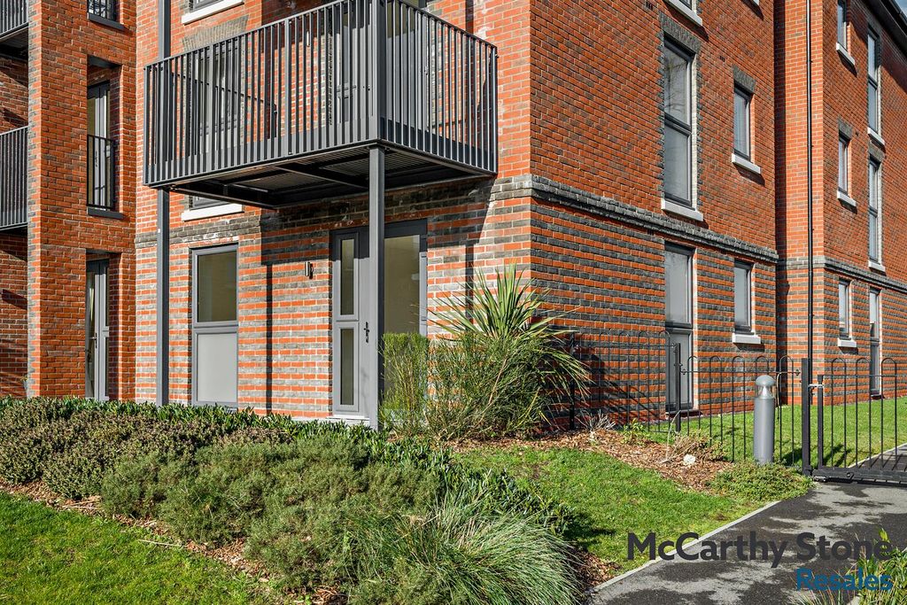 Property photo 1 of 32 8677868-Exterior10-800.Jpg