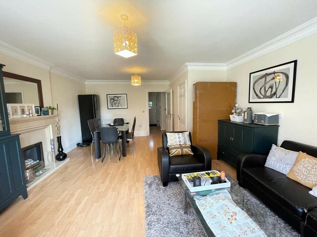 Property photo 2 of 17 65178_102131000106_Img_00_0000