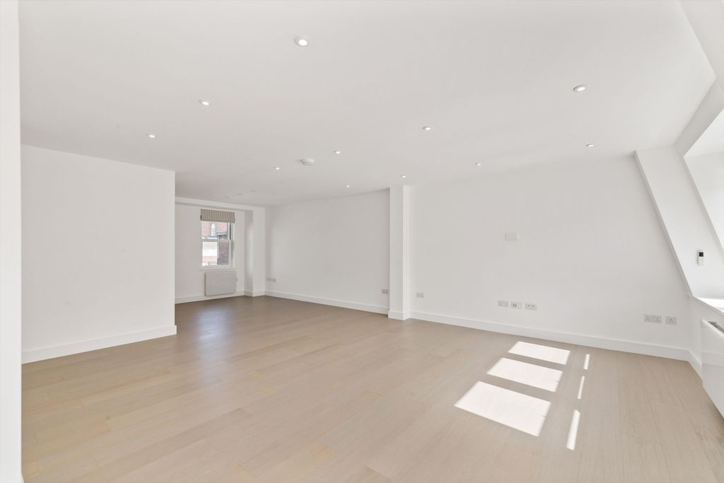 Property photo 3 of 16 Image