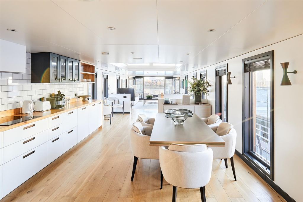 Property photo 1 of 27