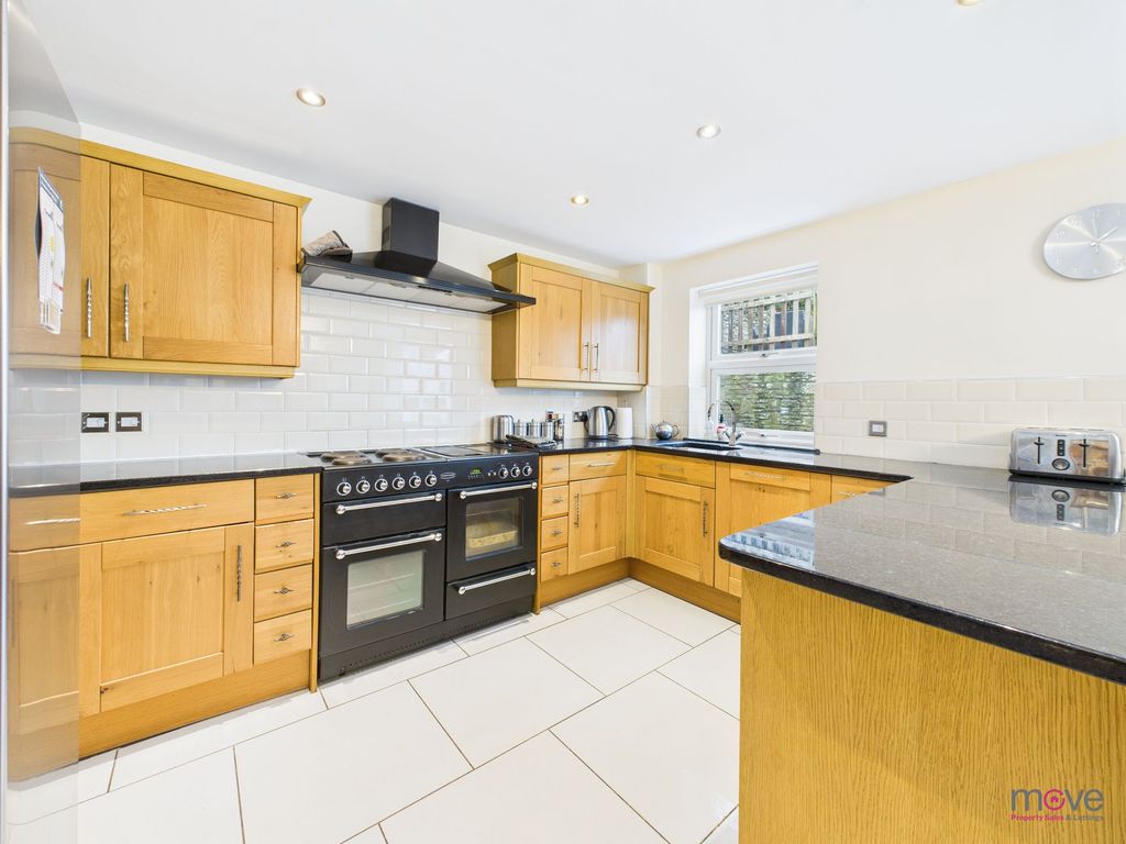 Property photo 3 of 25